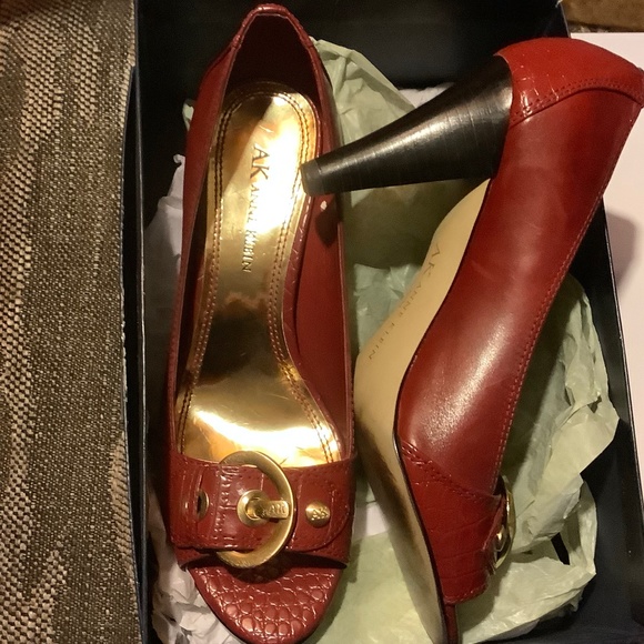 *3 for $20*  Anne Klein red sz 6.5 - Picture 2 of 5